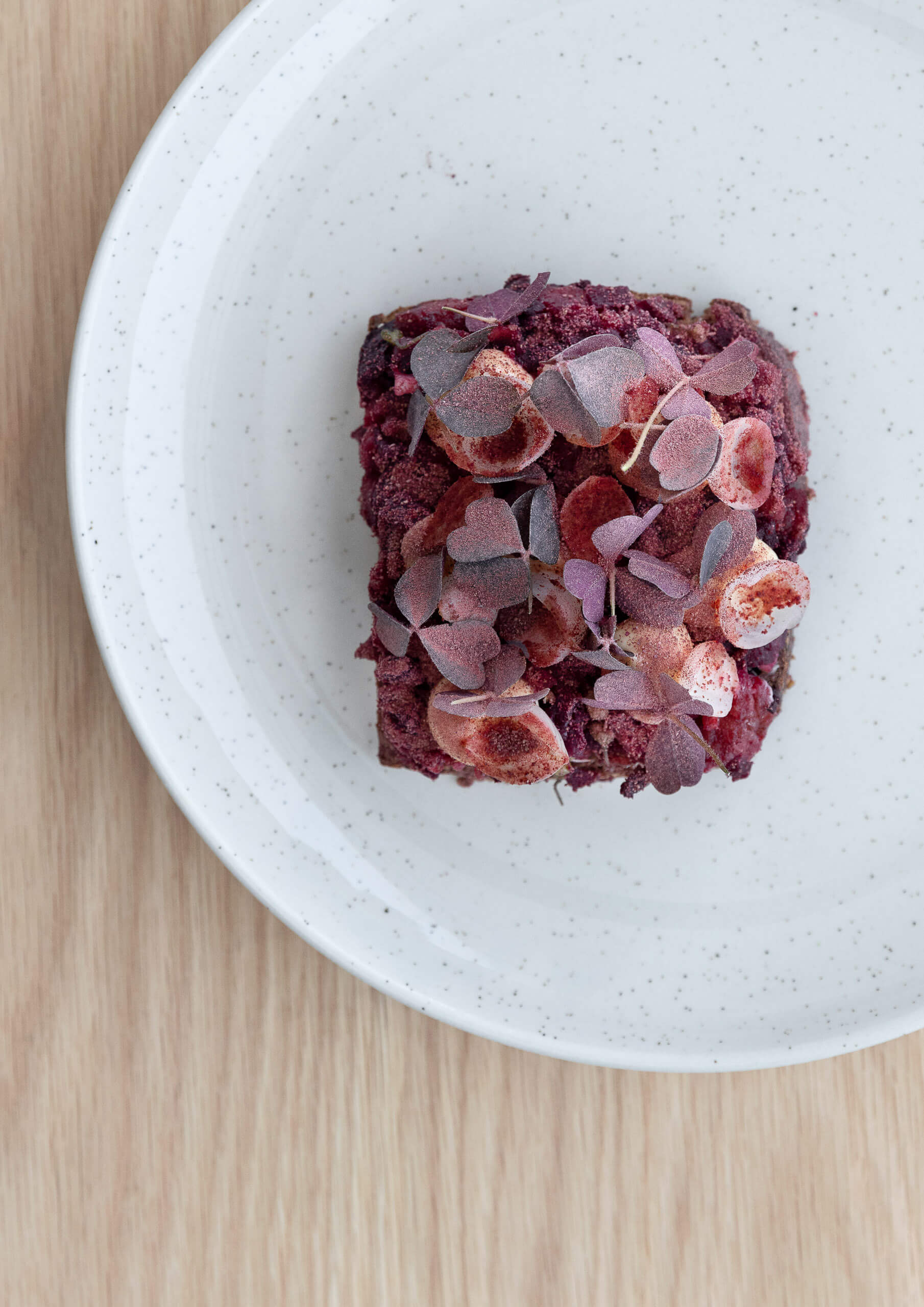 Almanak in the Opera House beef tatar smørrebrød with dehydrated beetroot